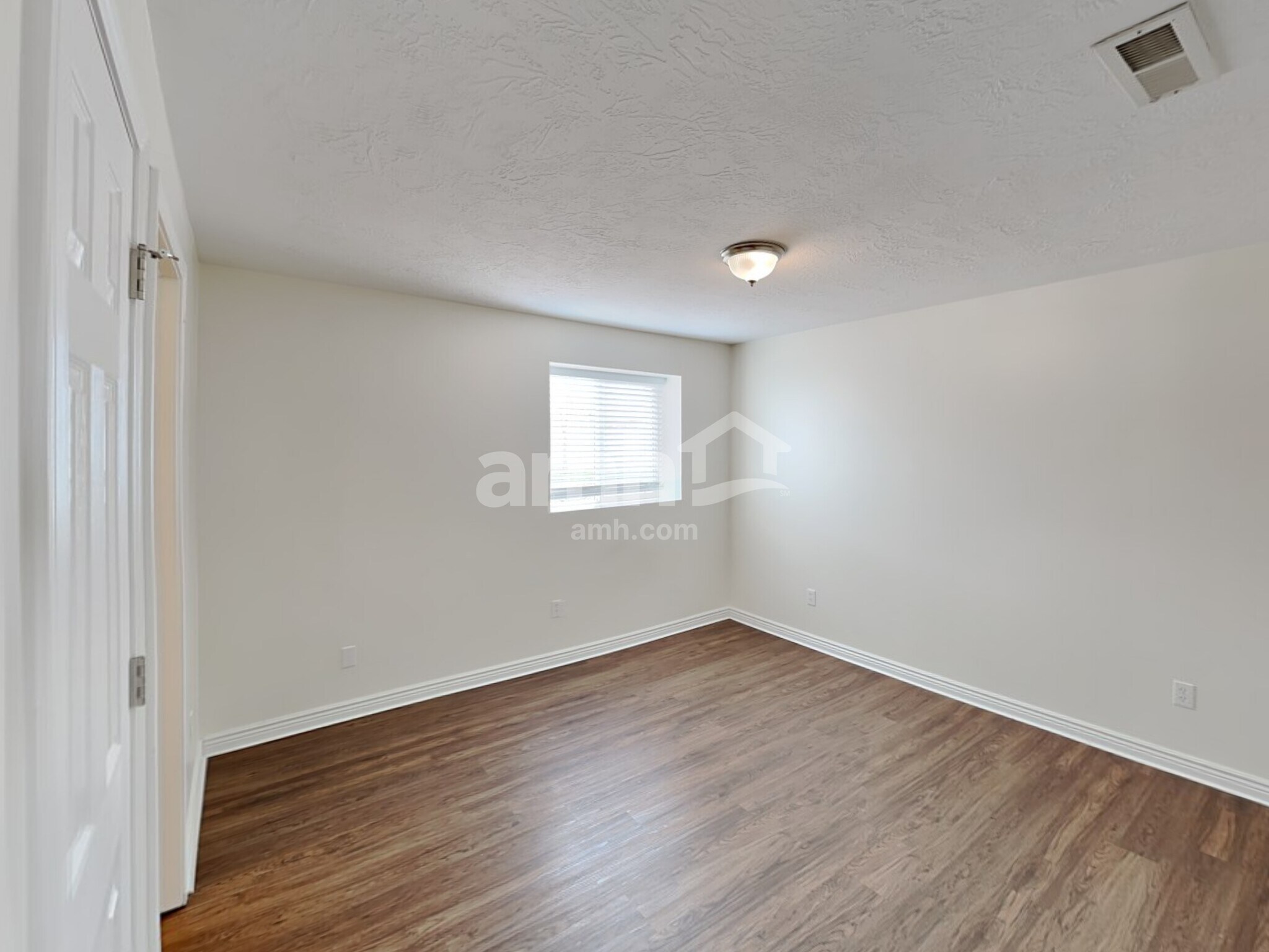 Building Photo - 2883 2415 N