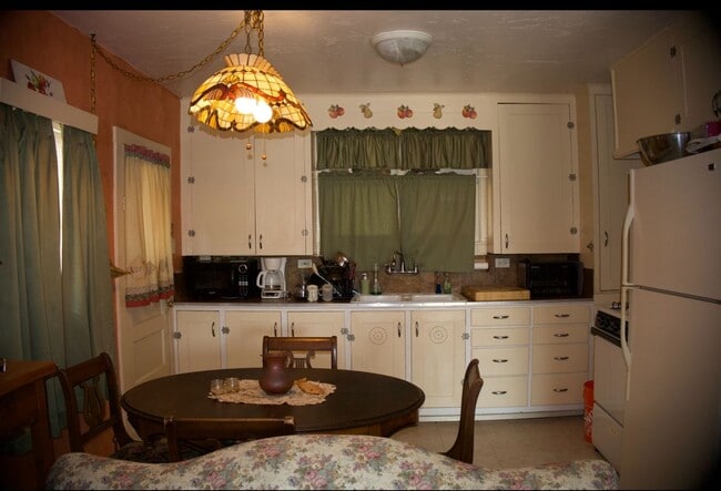 Building Photo - 3 Bedrooms 2 baths Beach House in the City of Imperial Beach!!!!!!