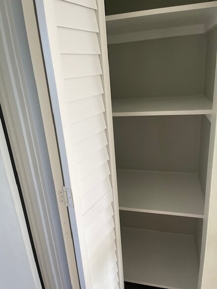 Building Photo - 300 NW 42nd Ave