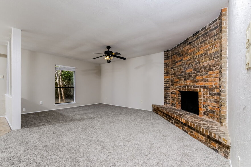 Building Photo - 7317 Knight Dr