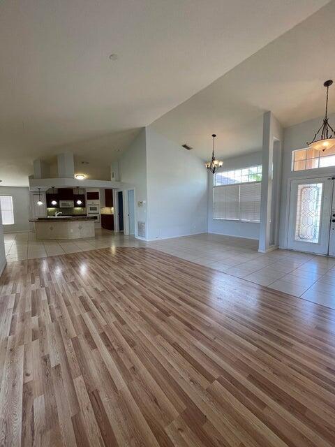Building Photo - 2202 SW Crocus Ln