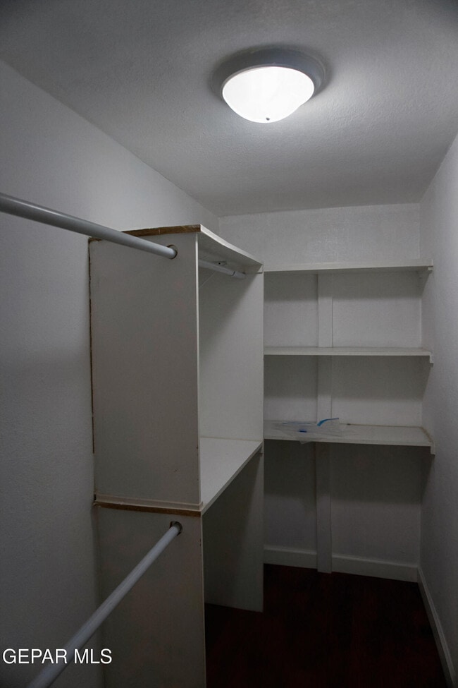 Building Photo - 9401 Pavo Ln