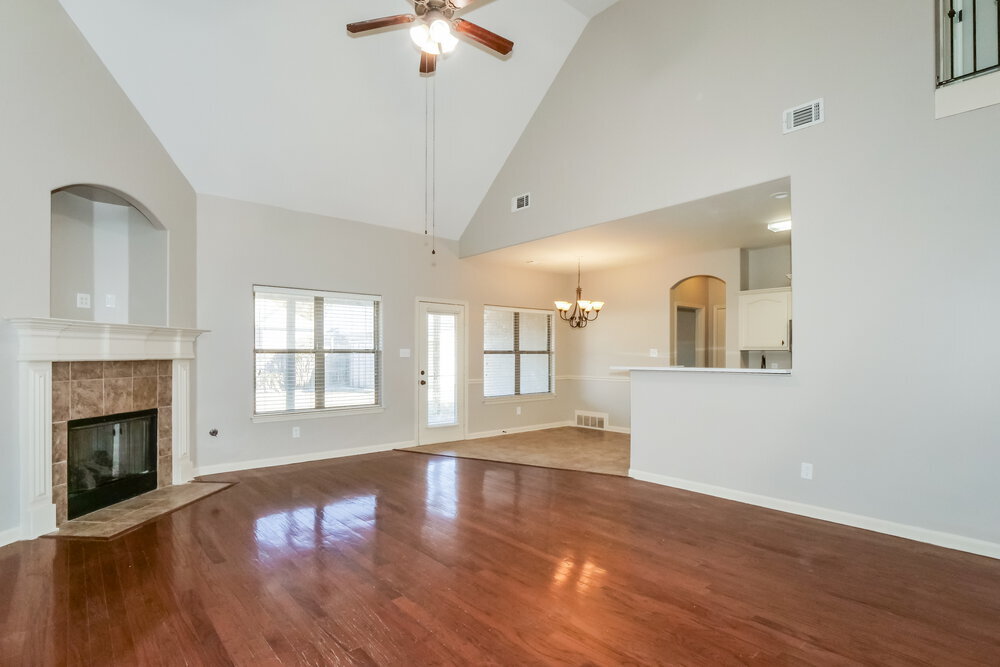 Building Photo - 15 Willow Springs Ln