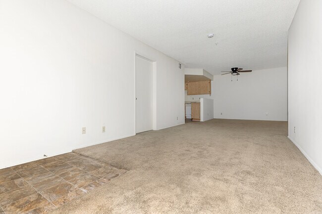 Building Photo - Glenoaks Terrace Apartments