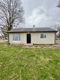 Building Photo - New Listing! 3 bedroom House!