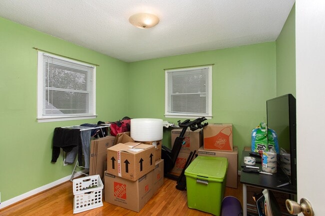 Building Photo - Cozy 3 Bedroom, 1 Bath Home in Northside!