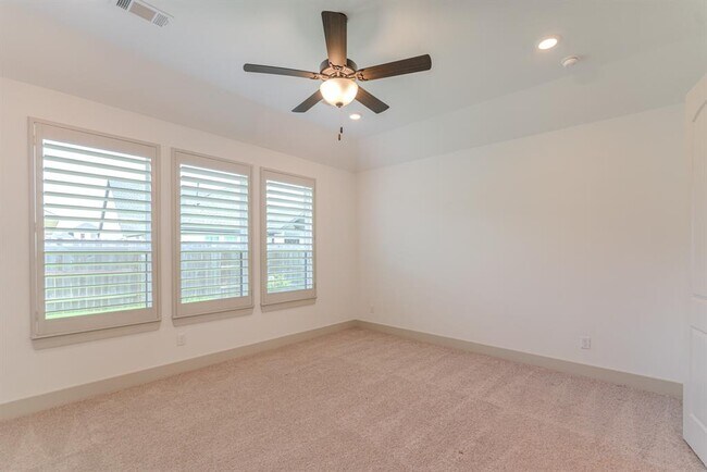 Building Photo - 9322 Galloway Wds Trl