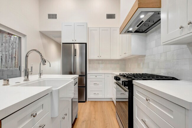 Building Photo - 1288 Uppingham Dr