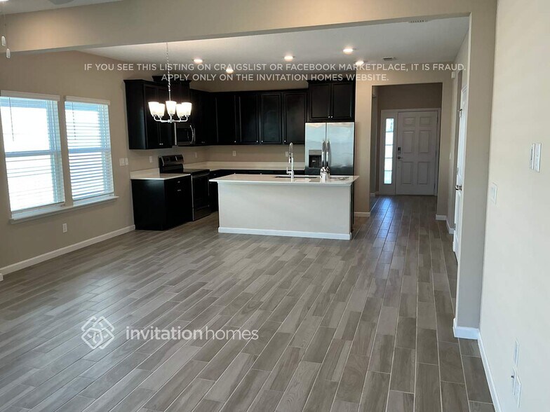 Building Photo - 9440 Lovage Ln