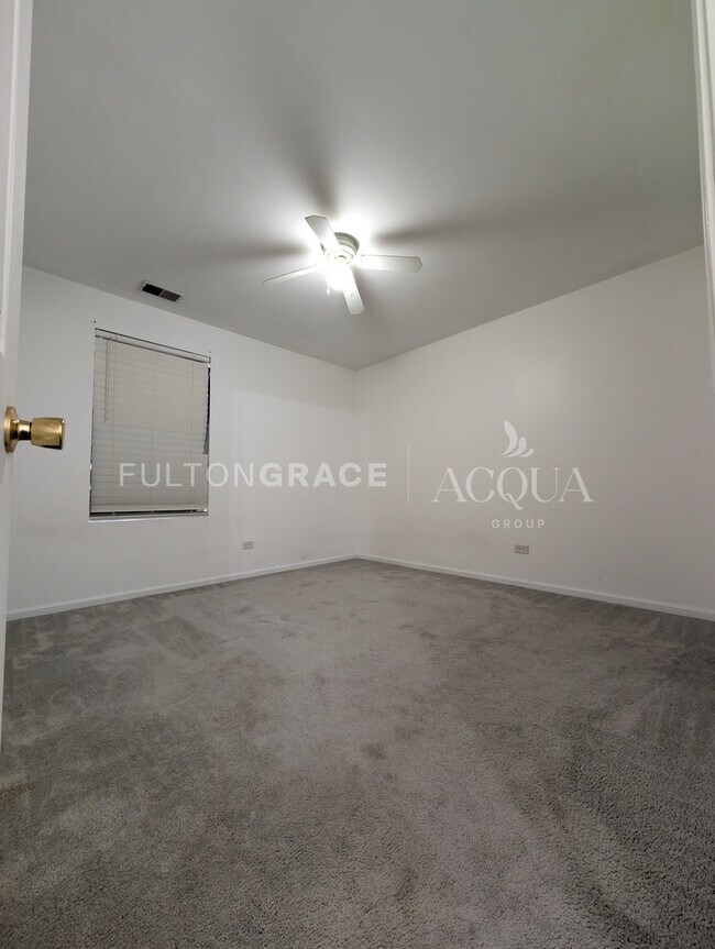 Building Photo - 2551 Oak Tree Ln