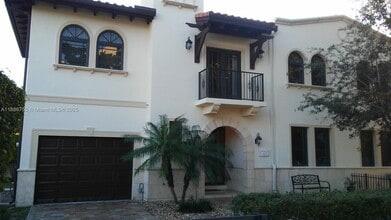 Building Photo - 404 Zamora Ave