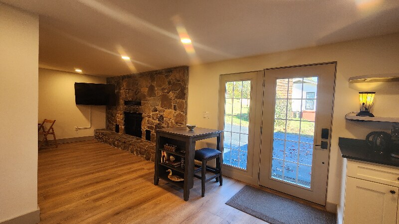 Building Photo - 1704 S Forest Dr