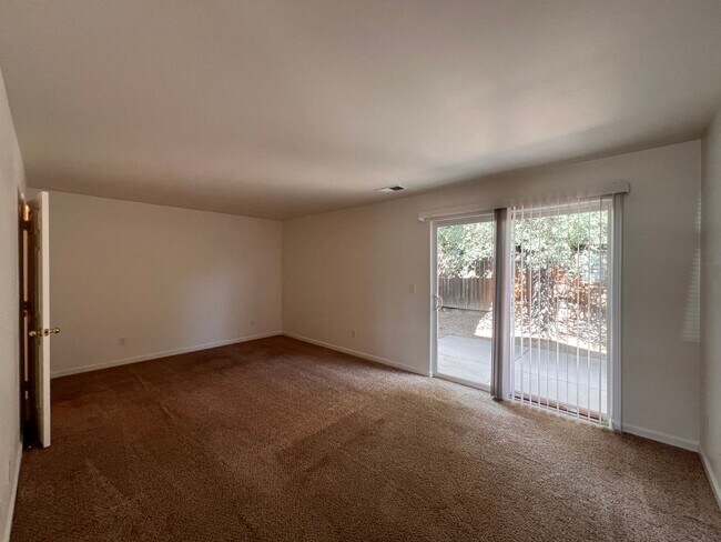 Building Photo - 725 Starlite Dr