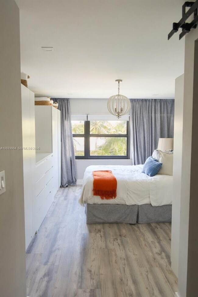 Building Photo - 550 Ocean Dr