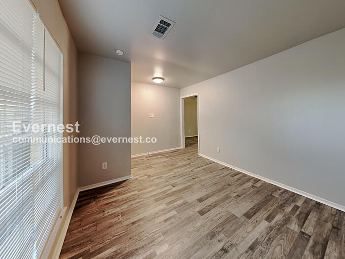 Building Photo - 5242 Grace Point Ln