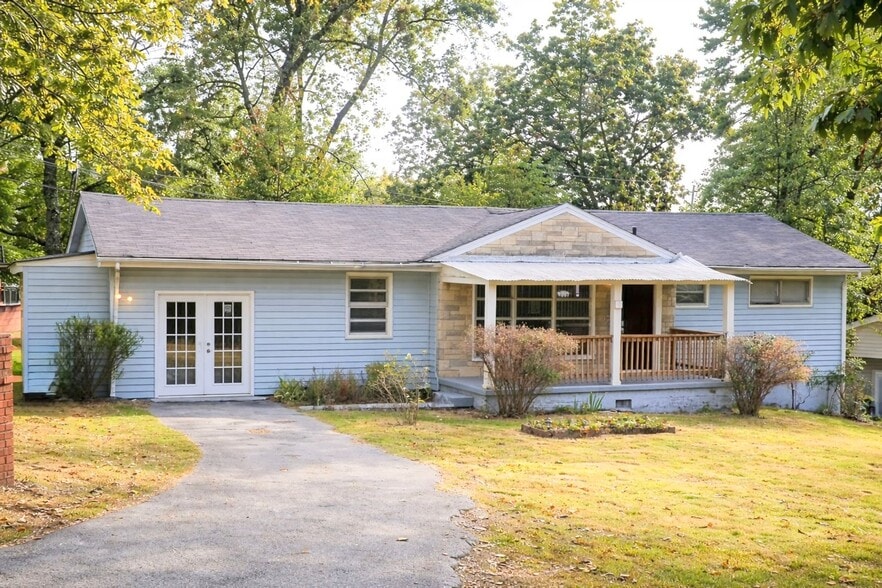 Building Photo - 3868 Mark Twain Cir