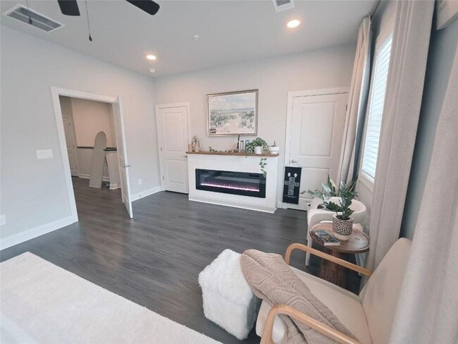 Building Photo - 8020 Linfield Way
