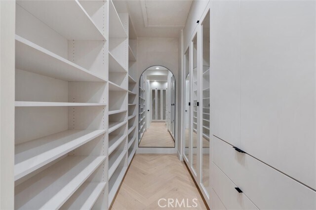 Building Photo - 17437 Oak Creek Ct