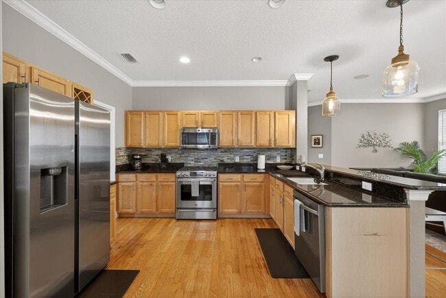 Building Photo - 11115 Avery Oaks Dr
