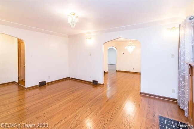 Building Photo - 7527 Hartwell St