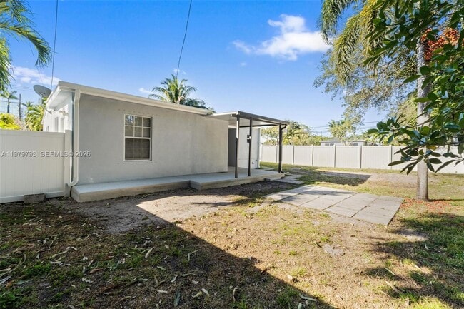 Building Photo - 201 NE 169th St