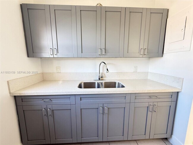 Building Photo - 2313 NW 14th St