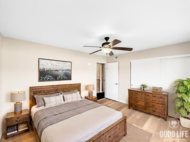 Building Photo - Beautiful 2BD/2BA w/ Reserved Parking and A/C in College Area!