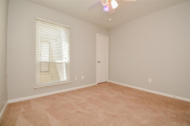 Building Photo - 9400 Doliver Dr