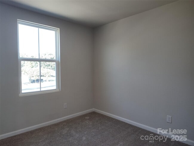 Building Photo - 8031 Sinnet Pl