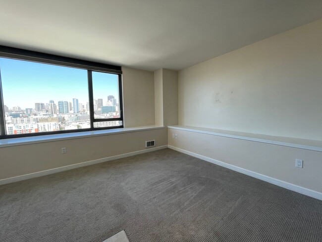 Building Photo - Wonderful Jr 1 bedroom 1 bath at The Beaco...