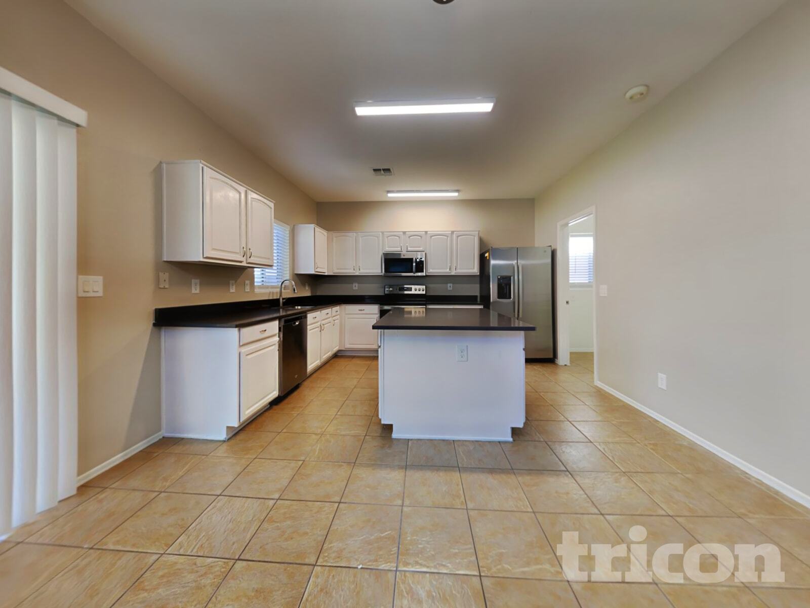 Building Photo - 17244 W Maui Ln