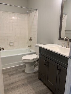 Upstairs Full Bath - 5809 Shady Grove Cir