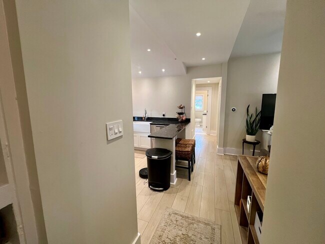 Building Photo - 246 Washington Ave