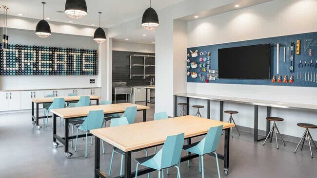 Building Photo - 15250 Quorum Dr