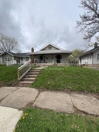 Building Photo - 802 N Denny St