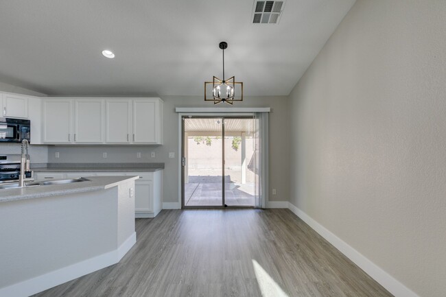 Building Photo - REMODELED 5 BEDROOM HOME IN NORTH LAS VEGAS