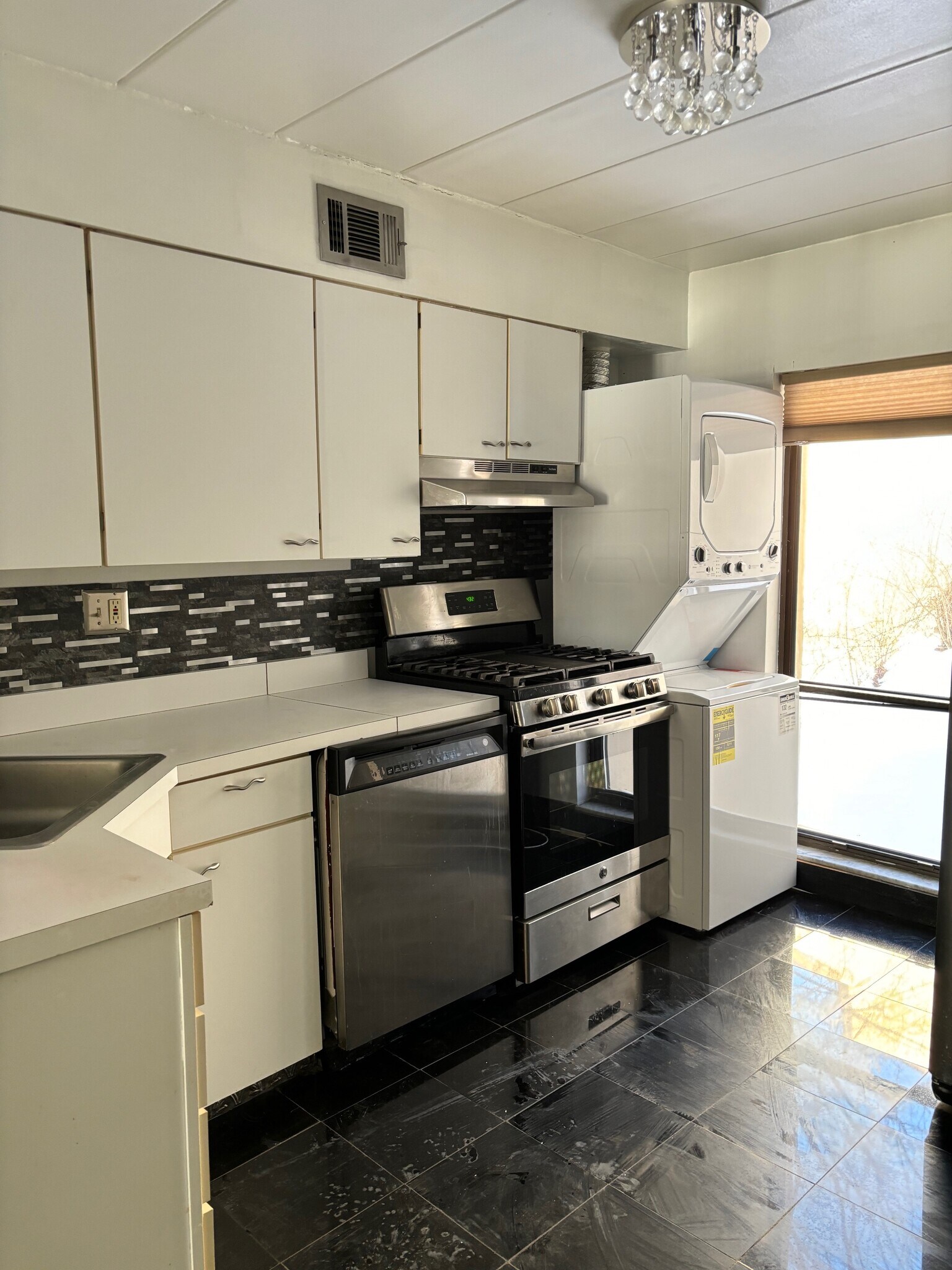 Building Photo - 2034 Swallow Hill Rd