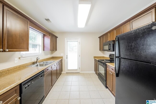 Building Photo - 485 Fox Run Cir
