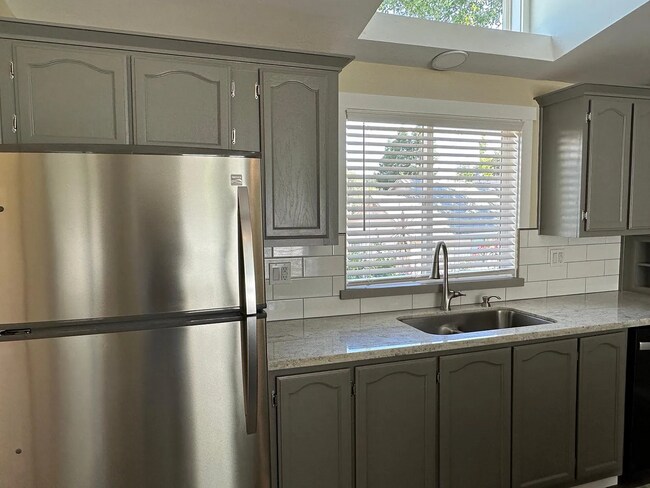 Building Photo - Modern Auburn Retreat—Fully Renovated 3BR ...