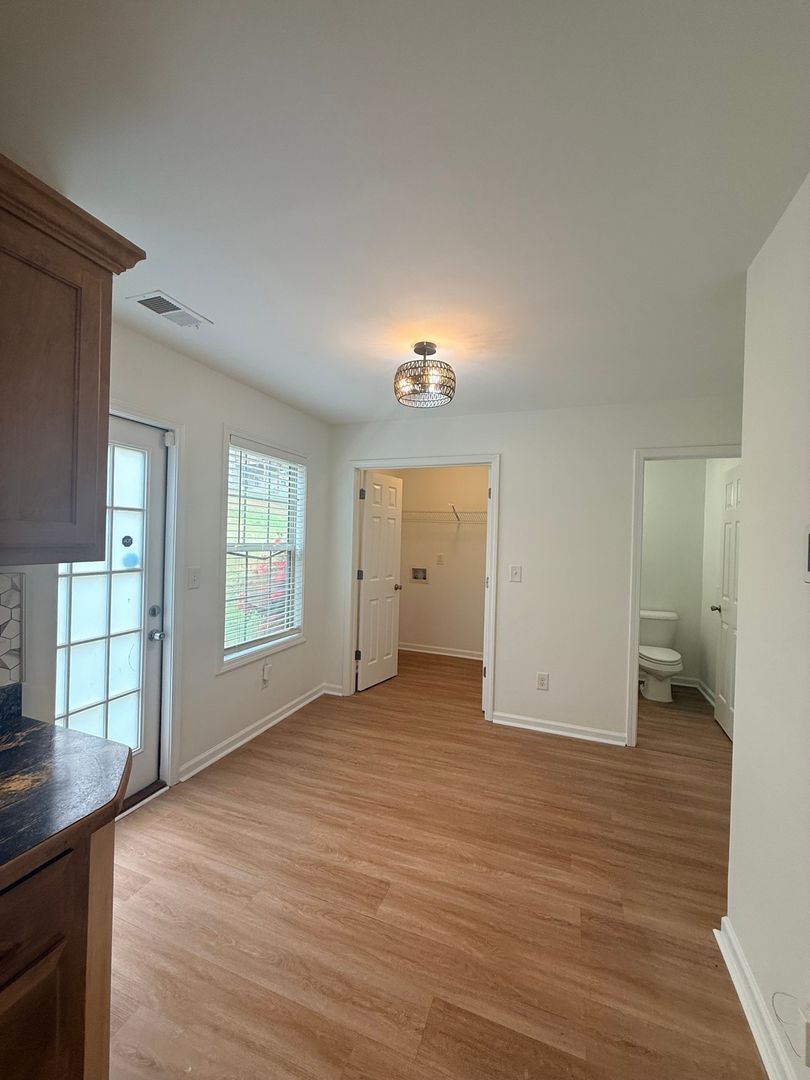 Building Photo - 5828 Bradshaw Ct