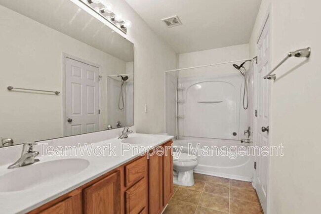 Building Photo - 412 Truman Dr