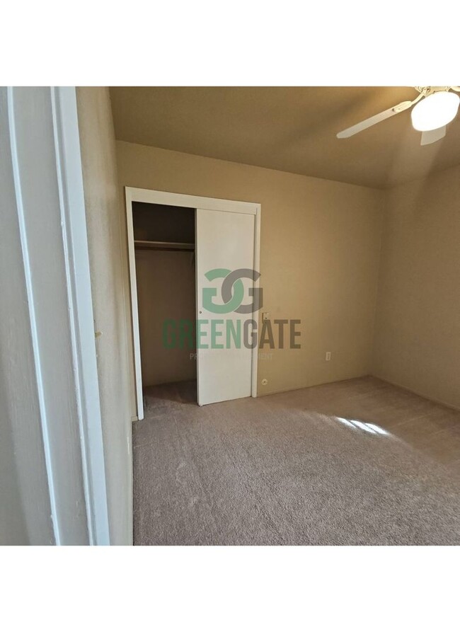 Building Photo - 3 Bedroom 2 Bath Modesto home available!!