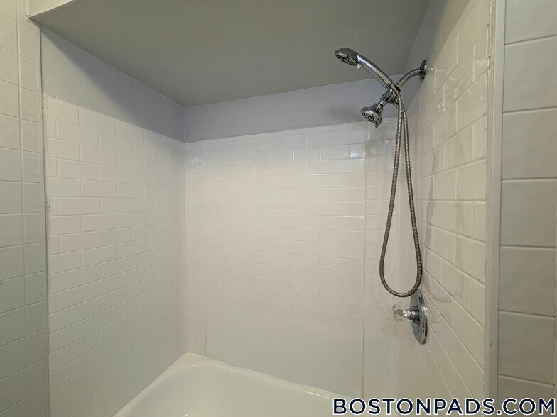 Building Photo - 32 Worcester St