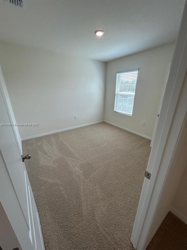 Building Photo - 3464 Sandalwood Dr