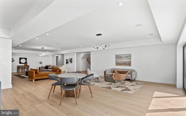 Building Photo - 1519 Spring Vale Ave