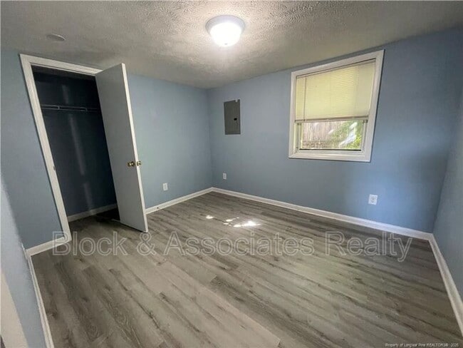 Building Photo - 822 Ridge Rd