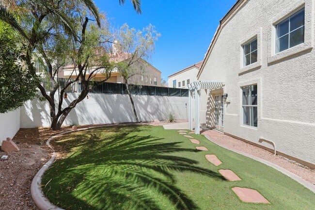 Building Photo - 2641 Starfish Ct
