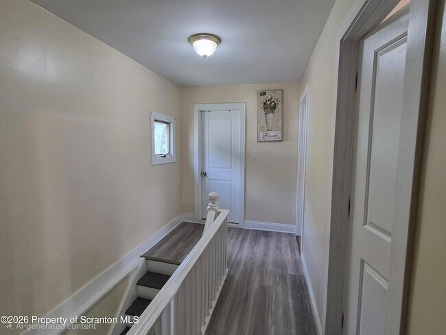 Building Photo - 530 Cayuga St
