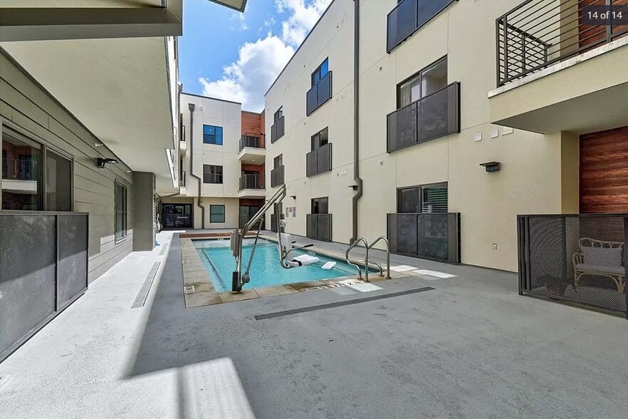 Building Photo - 2213 Poquito St
