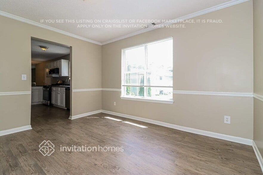 Building Photo - 532 Carriage Walk Ln